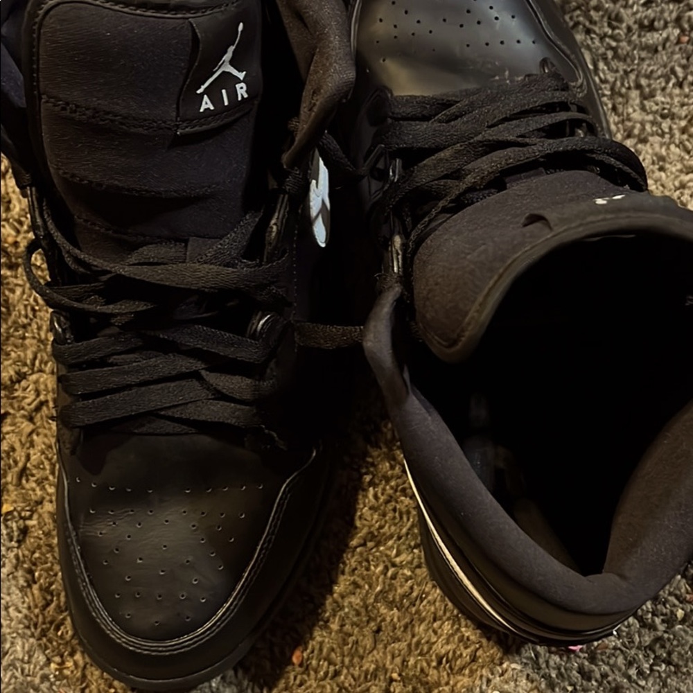 Only worn 3 times don’t really like them